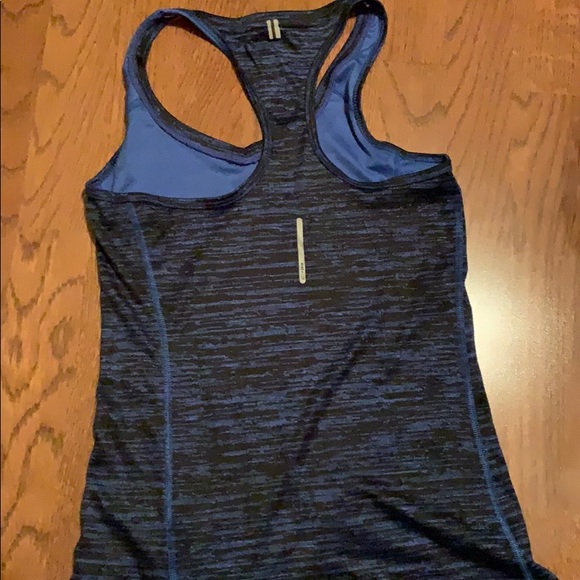 Nike Miller dryfit tank - Picture 4 of 4